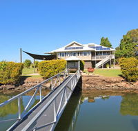 Campbell 7 - Large Queenslander on Maroochy River - Accommodation Asia