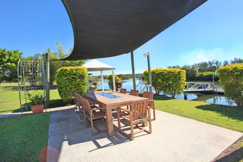 Campbell 7 - Large Queenslander On Maroochy River - Accommodation Asia 3