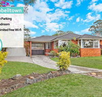 CAMPBELLTOWN HOLIDAY HOME 3 BED  FREE PARKING NCA039 - Accommodation Asia