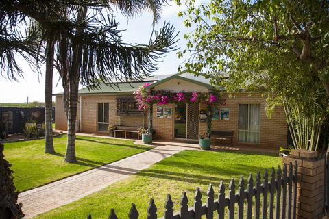 Capricorn Holiday Park - Accommodation Asia 0