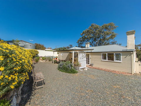 Captain Rodda's Cottage - Accommodation Asia 1