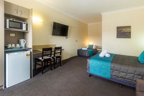 Caravilla Motor Inn - Accommodation Asia 1