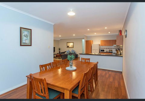 Cardiff St House - Accommodation Asia 3