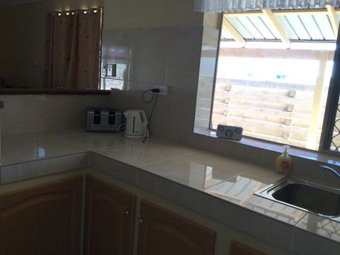 Caretakers Cottage Budget Accommodation - Accommodation Asia 3