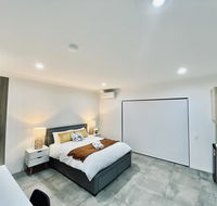 Carlton 5 - Accommodation Guide