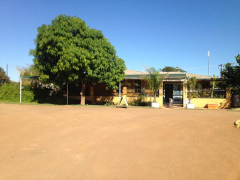 Carnarvon Caravan Park - Accommodation Asia 1
