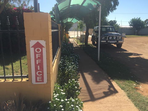 Carnarvon Caravan Park - Accommodation Asia 3