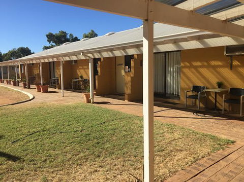 Carnarvon Caravan Park - Accommodation Asia 0
