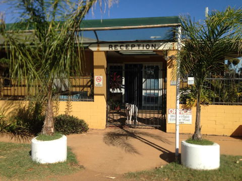 Carnarvon Caravan Park - Accommodation Asia 2