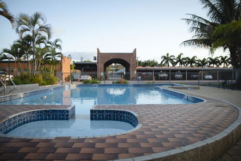 Castle Motor Lodge - Accommodation Asia 2