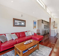 CASTWOOD VILLA No.2 - Accommodation Guide