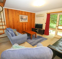 Cedar Holiday Units - Apartment 2 - Accommodation Guide