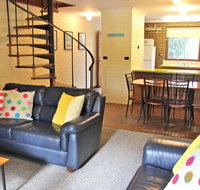 Cedar Holiday Units - Apartment 3 - Accommodation Guide