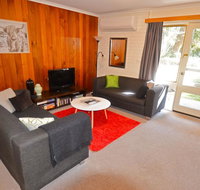 Cedar Holiday Units - Apartment 4 - Accommodation Guide