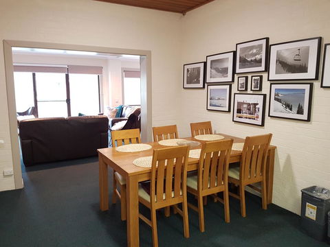 Cedarwood Apartments - Accommodation Asia 0