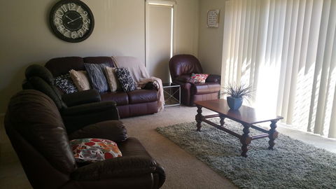Central 2DYE4 On Annesley - Accommodation Guide 2