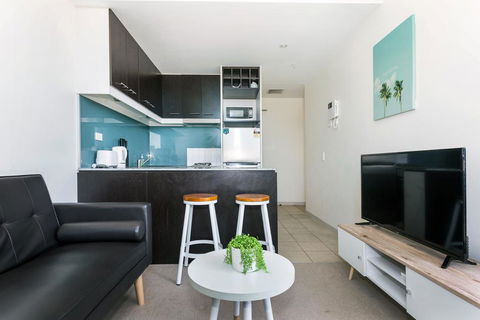 Central And Modern Apartment In Melbourne CBD - Accommodation Guide 1
