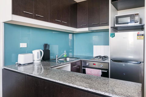 Central And Modern Apartment In Melbourne CBD - Accommodation Guide 3