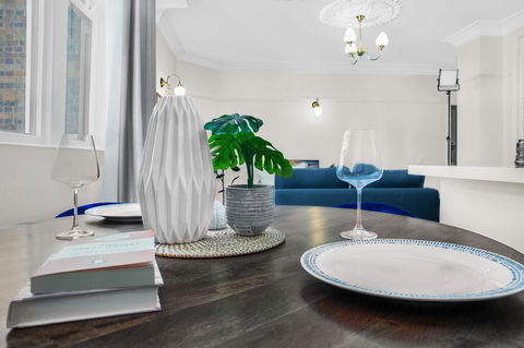 Central Apartment With Spacious Living And Dining - Accommodation Guide 1