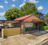 Central Armidale 2-Bedroom Apartment - Accommodation Guide