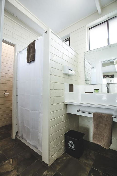 Central Highlands Motor Inn - Accommodation Asia 3