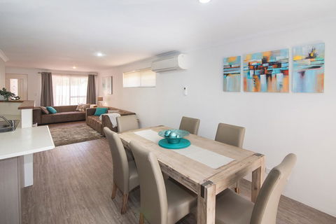 Central Townhouse Margaret River - Accommodation Asia 3