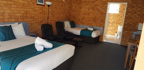 Centrepoint Motel Deniliquin - Accommodation Asia 0