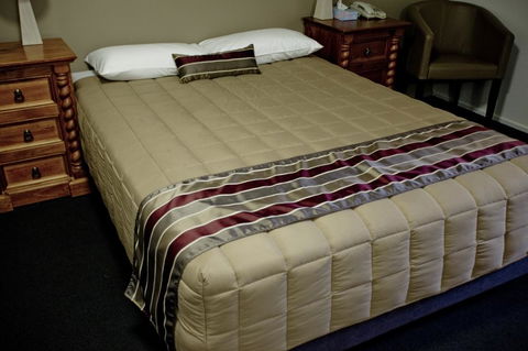 Centrepoint Motor Inn - Accommodation Asia 2