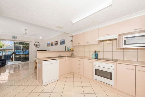 Champagne Apartment 2 - Accommodation China 3
