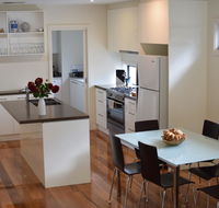Champagne Stays Apartment - Accommodation Asia