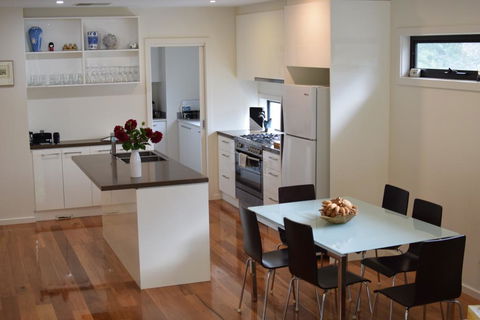 Champagne Stays Apartment - Accommodation Asia 0