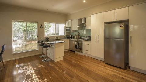 Championship Golf Course On Your Back Door - Accommodation Guide 3