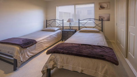 Championship Golf Course On Your Back Door - Accommodation Guide 2