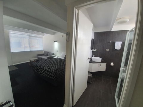 Charles Sturt Motor Inn - Accommodation Asia 3