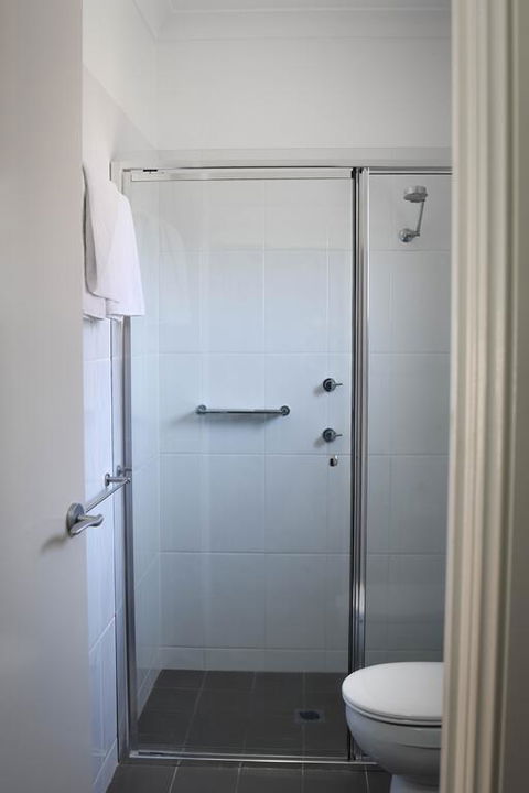 Charles Sturt Suites & Apartments - Accommodation Asia 3