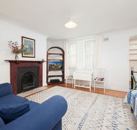 Charming Centrally Located 2 Bedroom Accommodation - Accommodation Guide