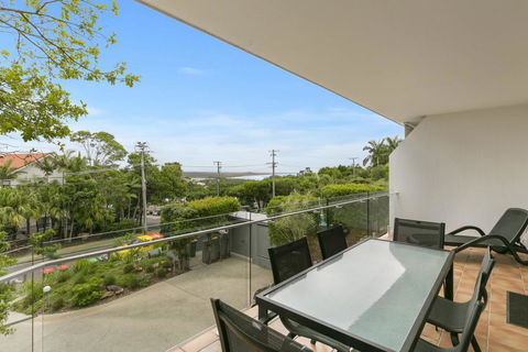 Charming Noosa Heads Apartment, Laguna Bay Views - Unit 6 Taralla 18 Edgar Bennett Avenue - Accommodation Asia 0