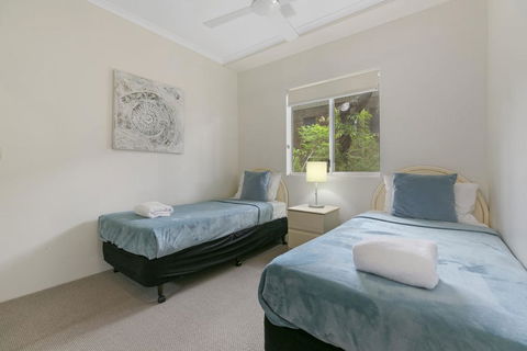 Charming Noosa Heads Apartment, Laguna Bay Views - Unit 6 Taralla 18 Edgar Bennett Avenue - Accommodation Asia 2