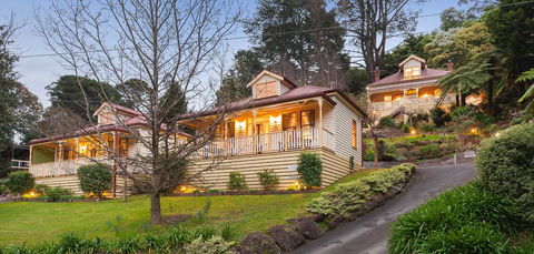 Charnwood Cottages In Warburton - Accommodation Asia 0