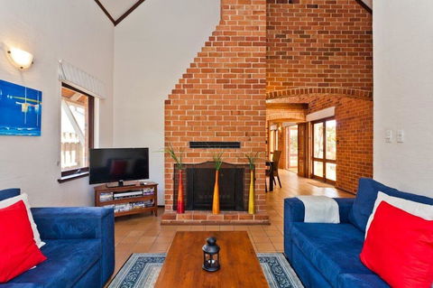 Chateau Cottesloe By The Beach - Accommodation Guide 3