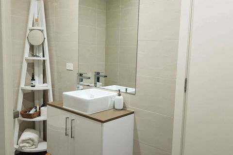 CHELSEA Family Home Close To Beach & Shops - Accommodation Asia 1