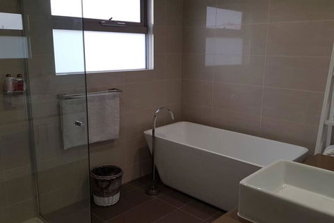 CHELSEA Family Home Close To Beach & Shops - Accommodation Asia 2