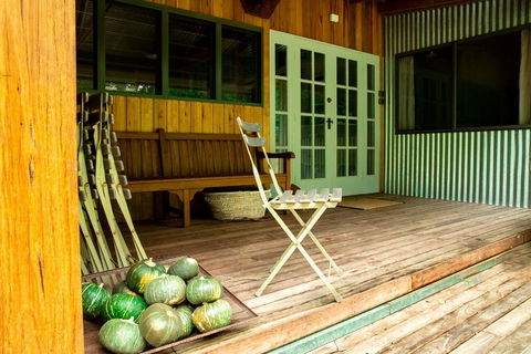 Chevys Rest - Accommodation Asia 0