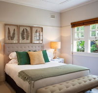 Chic Apartment with Sun Lounge Near Manly Beach - Accommodation Asia