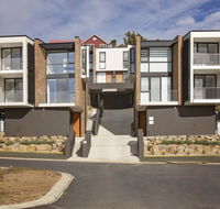 Chilam 'B' - Sophisticated style with views to the lake  mountains - Accommodation Asia