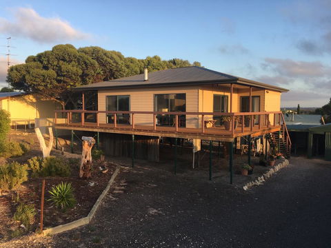 Chill N Sea Coastal Retreat - Accommodation Asia 0