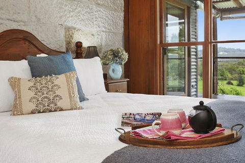 CHRISTOPHERS COTTAGE - Accommodation Asia 0