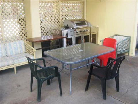 City Beach Motel - Accommodation Asia 3