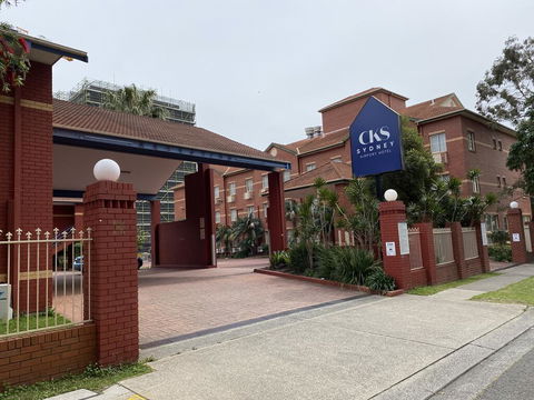 CKS Sydney Airport Hotel (formerly Quality Hotel) - Accommodation Guide 2