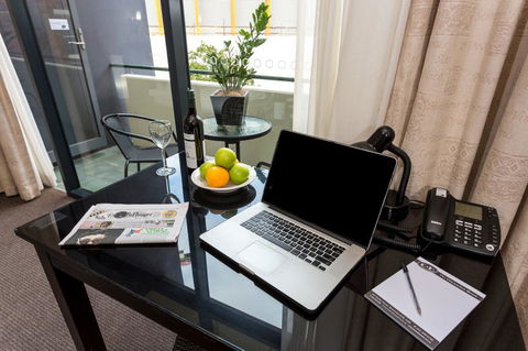 Clarendon Hotel - Accommodation Guide 2